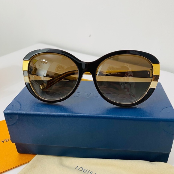 LOUIS VUITTON Soupçon SUNGLASSES  +  (case & box) - Picture 7 of 8